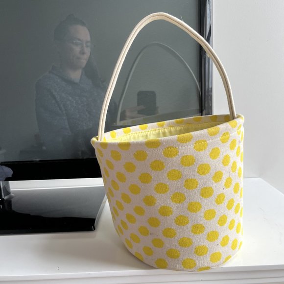 Easter yellow poka dot basket - Picture 2 of 2
